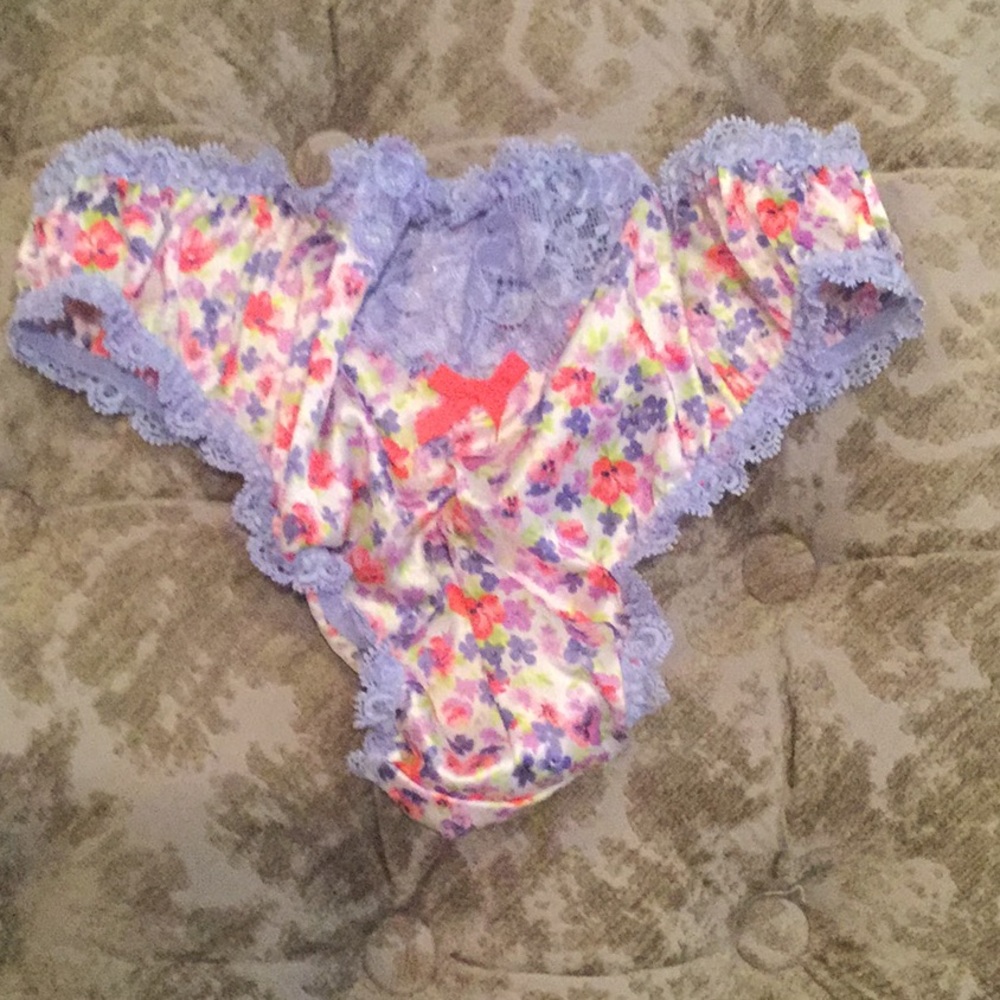 Victoria’s Secret 2piece Set - Picture 6 of 8